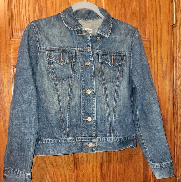 GAP Jackets & Blazers - GAP - Jean Jacket - Size Small